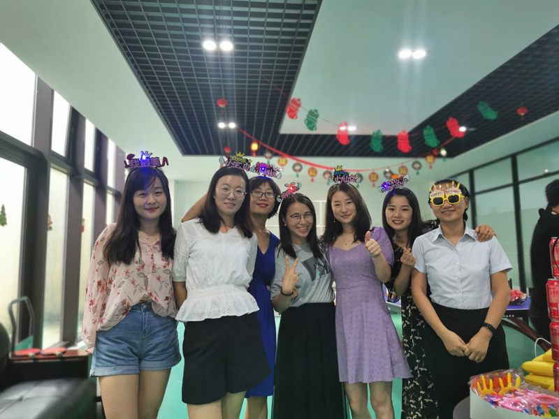 八月集體生日會(huì) | 與久違的祝?；馃嵯嘧?  src="/uploads/allimg/210903/1-210Z3142306314.jpg" /></p>
<p><img alt=